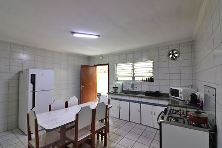 Casa à venda com 300m², 5 quartos e 2 vagasCozinha 