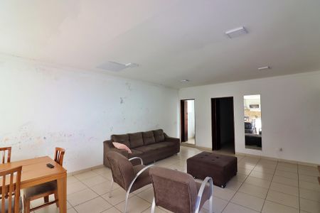 Casa à venda com 300m², 5 quartos e 2 vagasSala/Cozinha Casa 2