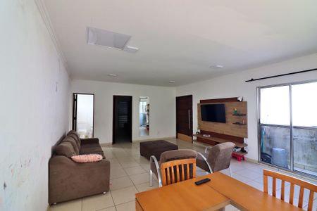 Casa à venda com 300m², 5 quartos e 2 vagasSala/Cozinha Casa 2