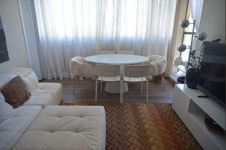 Apartamento à venda com 76m², 2 quartos e 1 vagaSala