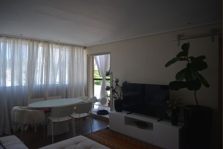 Sala de apartamento para alugar com 2 quartos, 76m² em Vila Bastos, Santo André