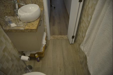 Apartamento à venda com 76m², 2 quartos e 1 vagaBanheiro da Suíte