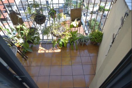 Apartamento à venda com 76m², 2 quartos e 1 vagaSacada da Suíte