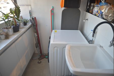 Apartamento à venda com 76m², 2 quartos e 1 vagaÁrea de Serviço