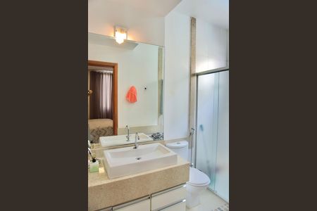 Apartamento à venda com 75m², 2 quartos e 1 vagaSuíte - Banheiro