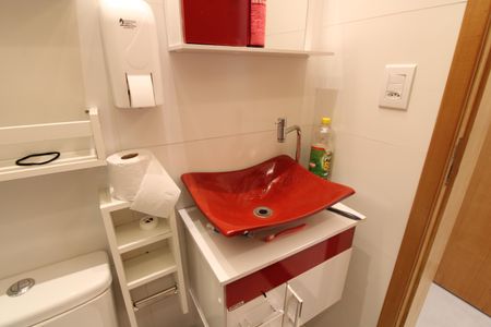 Casa à venda com 2 quartos, 98m² em Jardim Fernandes, São Paulo