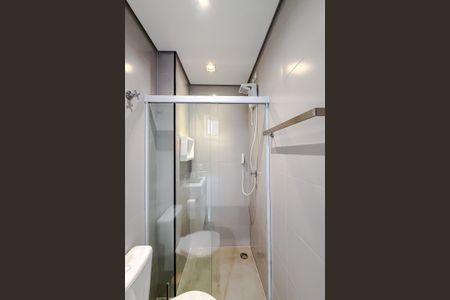 Banheiro de kitnet/studio para alugar com 1 quarto, 24m² em Vila Mariana, São Paulo