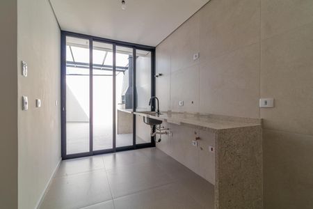 Casa à venda com 110m², 6 quartos e 2 vagasCozinha com pia e fog. o, com vista para a varanda.