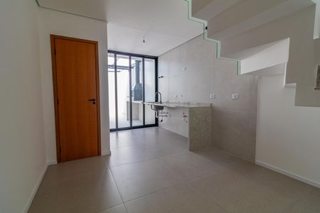 Casa à venda com 110m², 6 quartos e 2 vagasCozinha com pia e fog. o, com vista para a varanda.