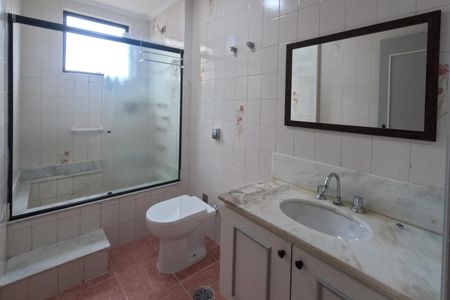 Apartamento para alugar com 130m², 3 quartos e 1 vagaBanheiro com Banheira