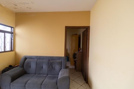 Casa à venda com 170m², 4 quartos e 2 vagas Casa à venda com 170m², 4 quartos e 2 vagasSala da casa 02
