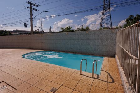 Apartamento para alugar com 64m², 2 quartos e 1 vaga Apartamento para alugar com 64m², 2 quartos e 1 vagaÁrea comum - Piscina