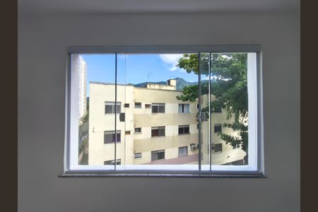 Janela - Sala de apartamento à venda com 2 quartos, 52m² em Jacarepaguá, Rio de Janeiro