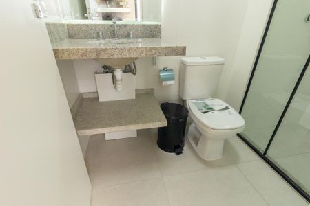 Casa para alugar com 65m², 2 quartos e 1 vaga Casa para alugar com 65m², 2 quartos e 1 vagaBanheiro Social