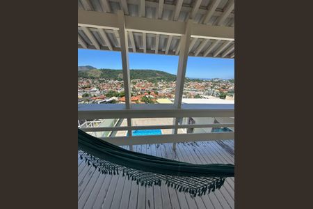 Casa de condomínio à venda com 352m², 4 quartos e 4 vagas Casa de condomínio à venda com 352m², 4 quartos e 4 vagasVaranda