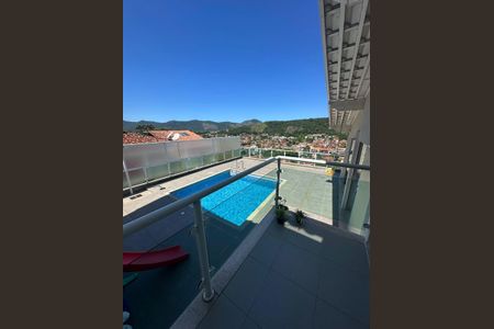 Casa de condomínio à venda com 352m², 4 quartos e 4 vagas Casa de condomínio à venda com 352m², 4 quartos e 4 vagasVaranda
