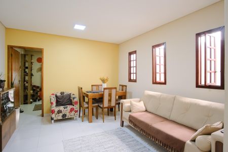 Sala de casa à venda com 2 quartos, 150m² em Vila Carlos de Campos, São Paulo