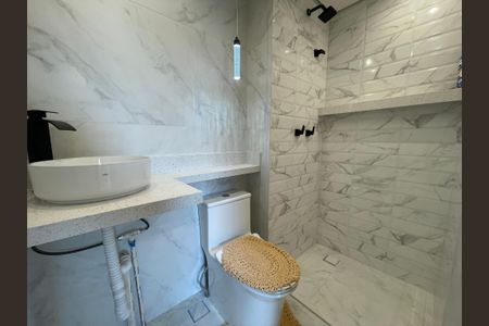 Apartamento para alugar com 39m², 2 quartos e sem vaga Apartamento para alugar com 39m², 2 quartos e sem vagaBanheiro