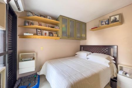Apartamento à venda com 206m², 4 quartos e 3 vagasQuarto 2