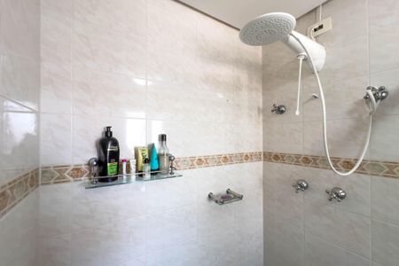 Apartamento à venda com 206m², 4 quartos e 3 vagasBanheiro do quarto 2