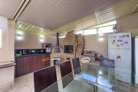 Apartamento à venda com 206m², 4 quartos e 3 vagasTerraço