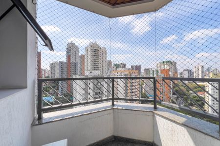 Apartamento à venda com 206m², 4 quartos e 3 vagasQuarto 2