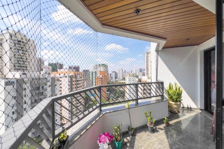 Apartamento à venda com 206m², 4 quartos e 3 vagasVaranda