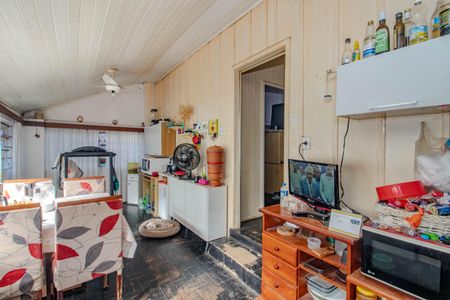 Casa à venda com 120m², 3 quartos e 4 vagas Casa à venda com 120m², 3 quartos e 4 vagasCozinha