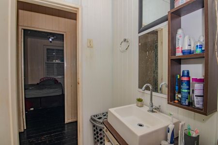 Casa à venda com 120m², 3 quartos e 4 vagas Casa à venda com 120m², 3 quartos e 4 vagasBanheiro