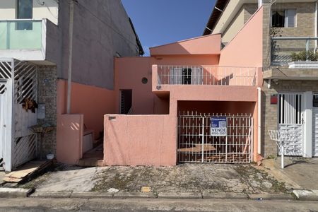 Casa à venda com 130m², 2 quartos e 2 vagasFachada