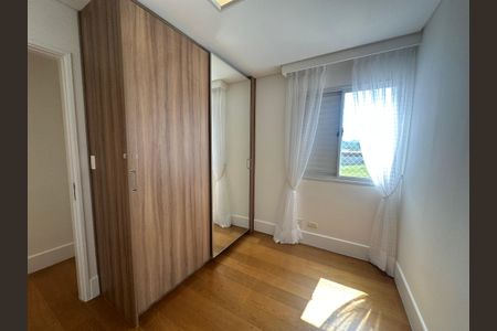 Apartamento à venda com 94m², 3 quartos e 2 vagasQuarto 2
