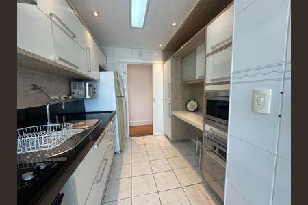 Apartamento à venda com 94m², 3 quartos e 2 vagasCozinha