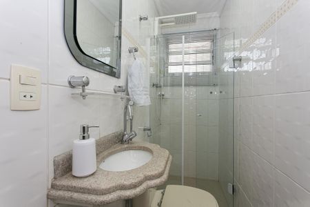 Casa à venda com 200m², 2 quartos e 7 vagasBanheiro de Serviço