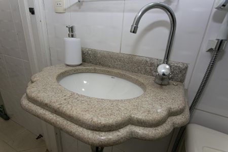 Casa à venda com 200m², 2 quartos e 7 vagasBanheiro de Serviço