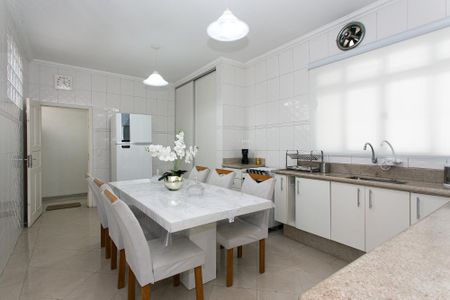 Casa à venda com 200m², 2 quartos e 7 vagasCozinha