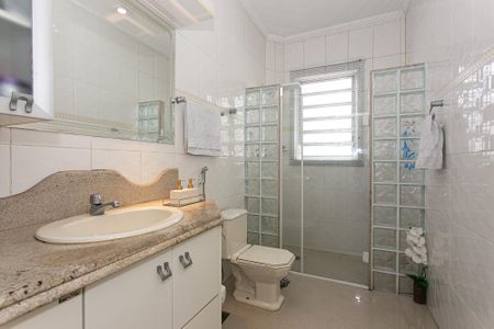 Casa à venda com 200m², 2 quartos e 7 vagasBanheiro