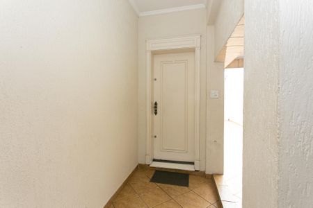 Casa à venda com 200m², 2 quartos e 7 vagasCorredor de Entrada