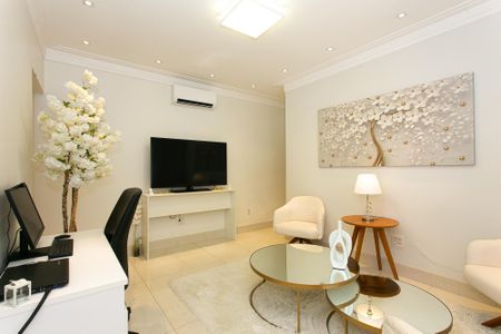 Casa à venda com 200m², 2 quartos e 7 vagasSala