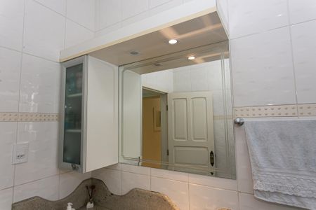 Casa à venda com 200m², 2 quartos e 7 vagasBanheiro