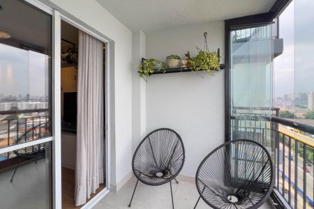 Apartamento à venda com 69m², 2 quartos e 1 vaga Apartamento à venda com 69m², 2 quartos e 1 vagaVaranda