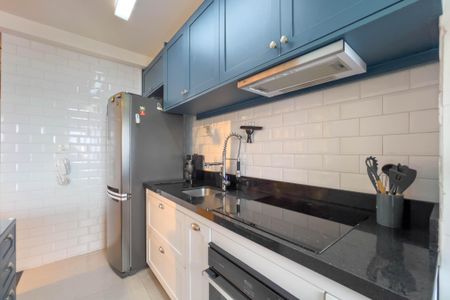 Apartamento à venda com 69m², 2 quartos e 1 vaga Apartamento à venda com 69m², 2 quartos e 1 vagaCozinha e área de serviço
