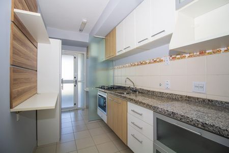 Cozinha de apartamento para alugar com 3 quartos, 88m² em Vila Ipiranga, Porto Alegre