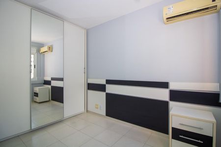 Quarto 1 de apartamento para alugar com 3 quartos, 88m² em Vila Ipiranga, Porto Alegre