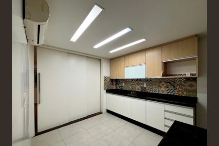 Apartamento à venda com 86m², 2 quartos e 1 vagaCozinha