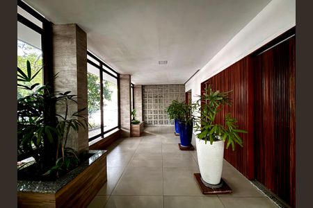 Apartamento à venda com 86m², 2 quartos e 1 vagaPortaria