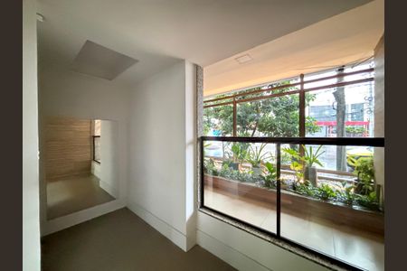 Apartamento à venda com 86m², 2 quartos e 1 vagaPortaria