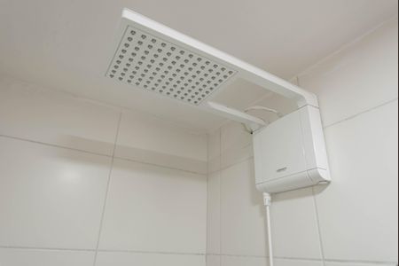 Banheiro de apartamento para alugar com 1 quarto, 27m² em Jardim Caravelas, São Paulo
