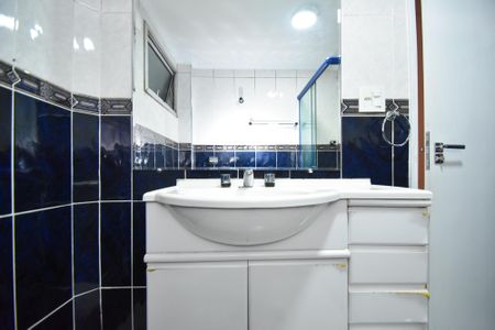 Apartamento para alugar com 70m², 2 quartos e 1 vagabanheiro corredor