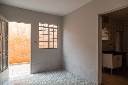 Casa para alugar com 50m², 1 quarto e sem vaga Casa para alugar com 50m², 1 quarto e sem vagaSala