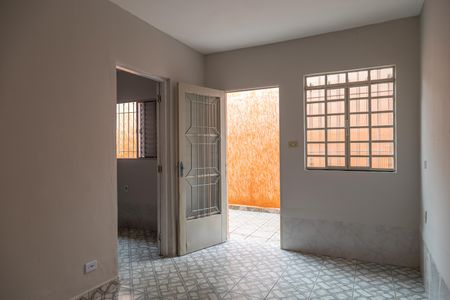 Sala de casa para alugar com 1 quarto, 50m² em Jardim Lajeado, São Paulo